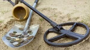 metal detector and coins